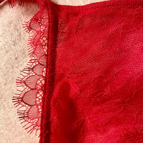 ♥️ VS Sheer Lace Bralette - Picture 4 of 4